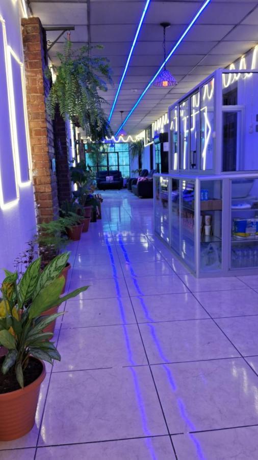 Hotel Kamelot Parque Central Quetzaltenango Eksteriør billede