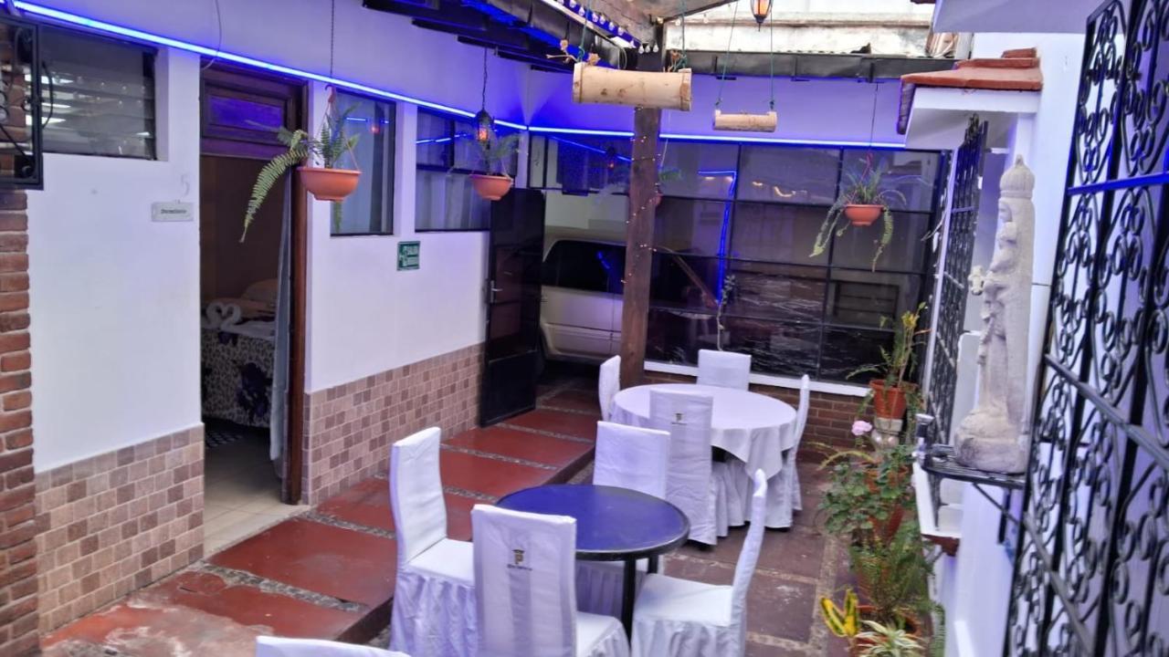Hotel Kamelot Parque Central Quetzaltenango Eksteriør billede