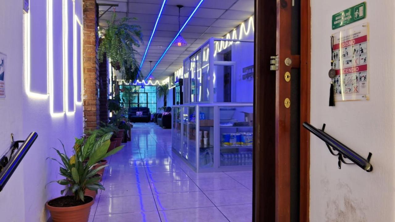 Hotel Kamelot Parque Central Quetzaltenango Eksteriør billede