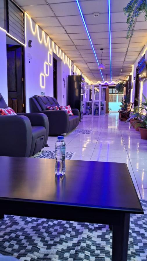 Hotel Kamelot Parque Central Quetzaltenango Eksteriør billede