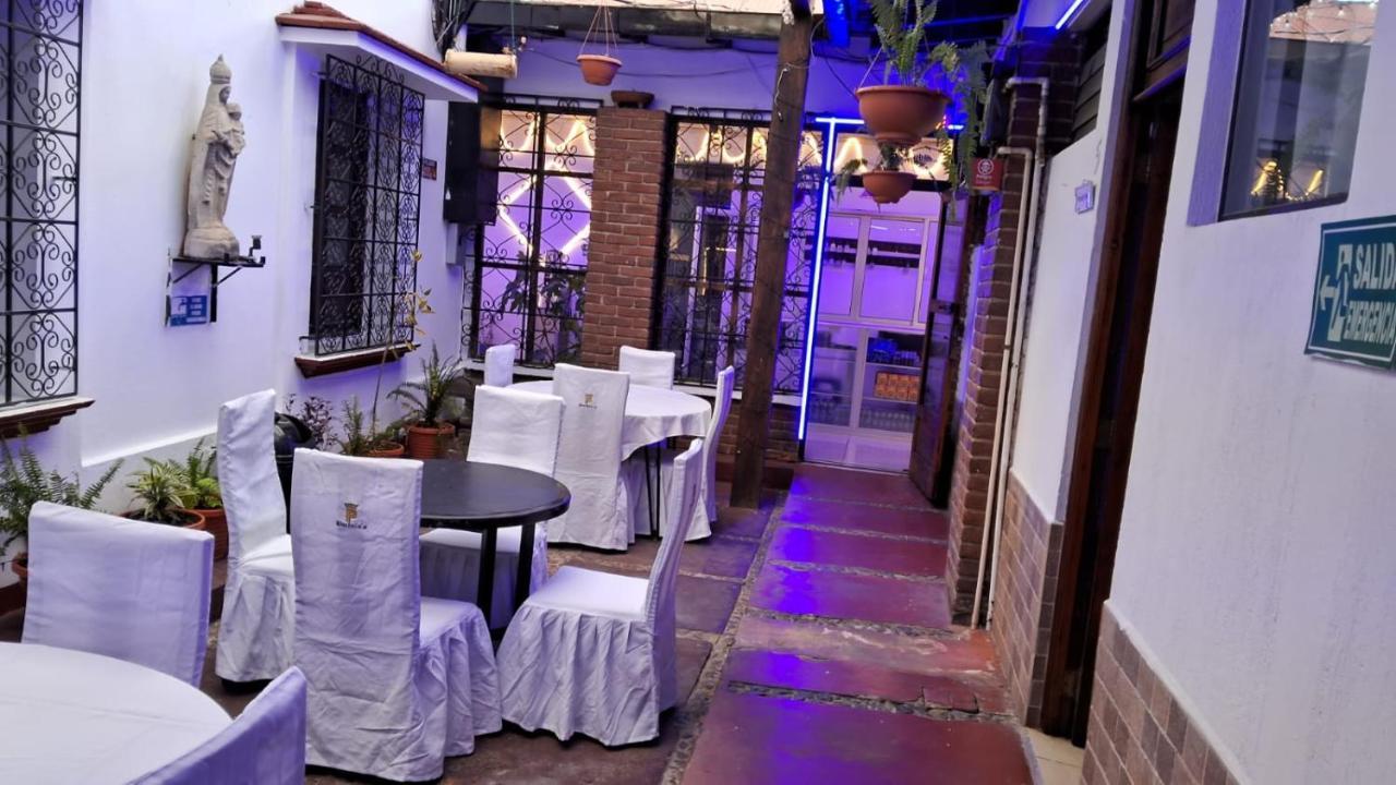 Hotel Kamelot Parque Central Quetzaltenango Eksteriør billede