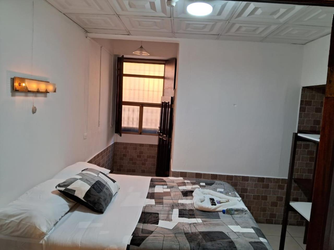 Hotel Kamelot Parque Central Quetzaltenango Eksteriør billede