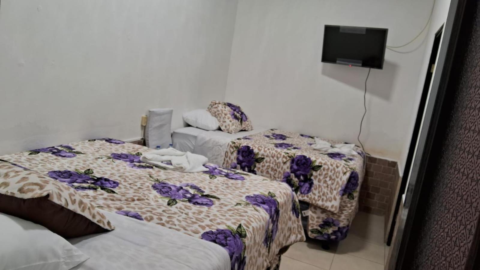 Hotel Kamelot Parque Central Quetzaltenango Eksteriør billede