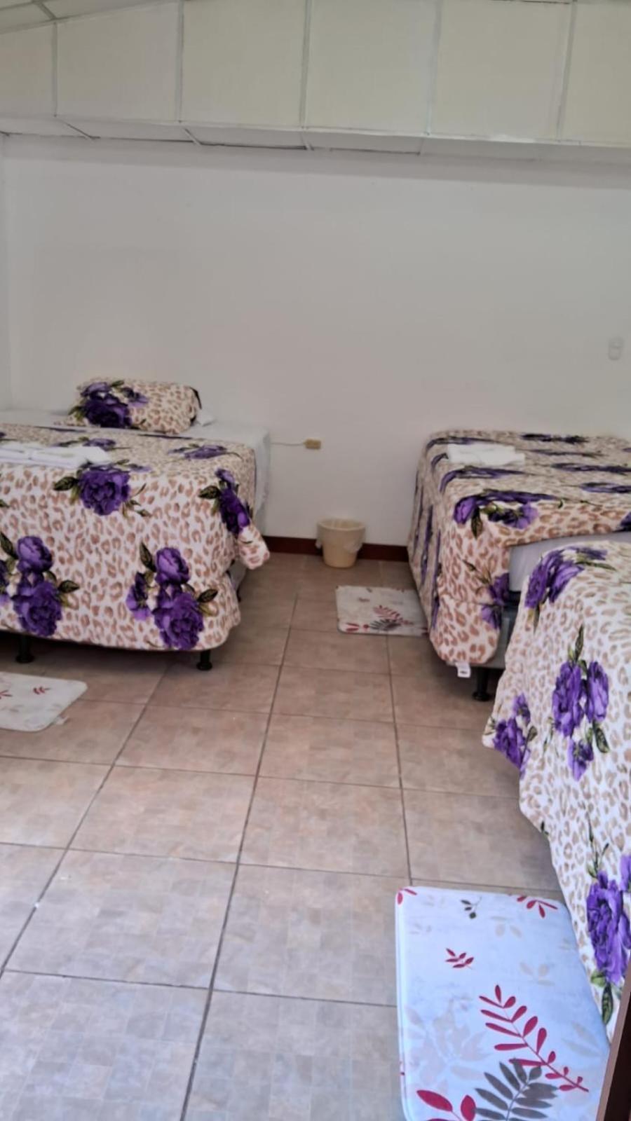 Hotel Kamelot Parque Central Quetzaltenango Eksteriør billede