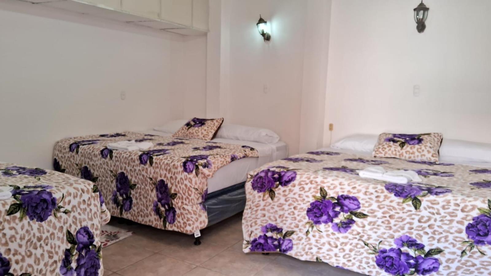 Hotel Kamelot Parque Central Quetzaltenango Eksteriør billede