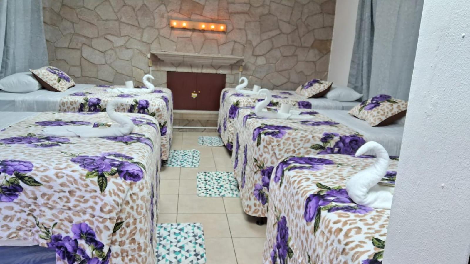 Hotel Kamelot Parque Central Quetzaltenango Eksteriør billede