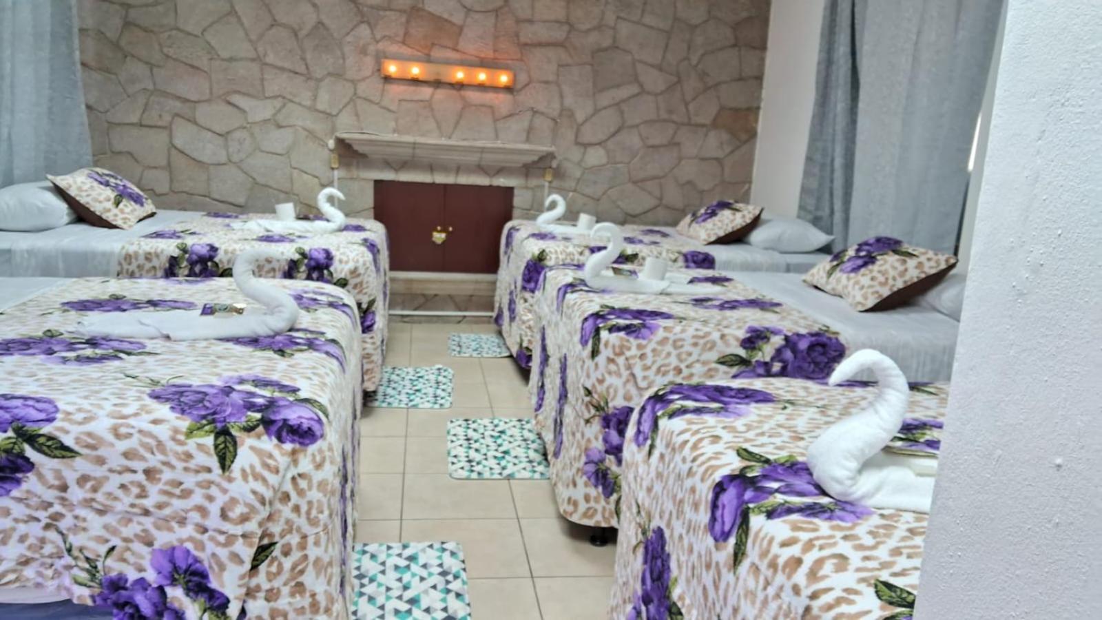 Hotel Kamelot Parque Central Quetzaltenango Eksteriør billede